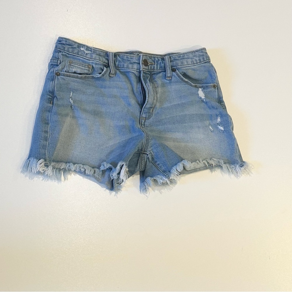 UNIVERSAL THREADS HIGH RISE SHORTIE WITH RAW HEM